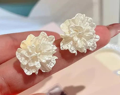 Princess white flower stud earrings