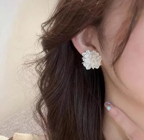 Princess white flower stud earrings