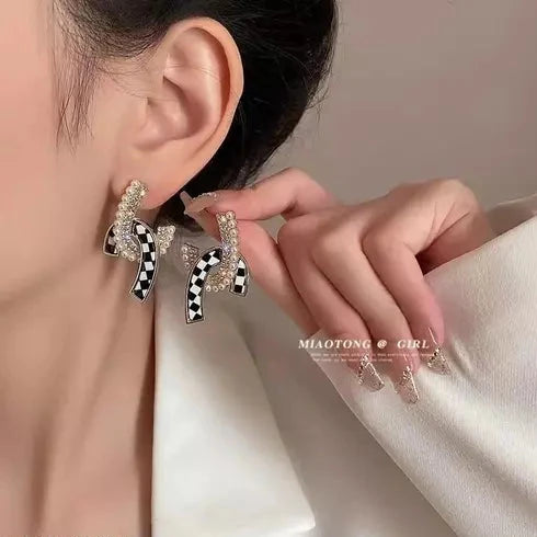 Fashionable western stylish korean earrings