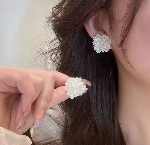 Princess white flower stud earrings